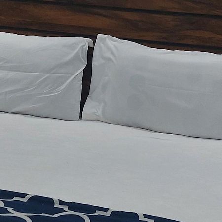 Gulshan Guest House Карачи Экстерьер фото