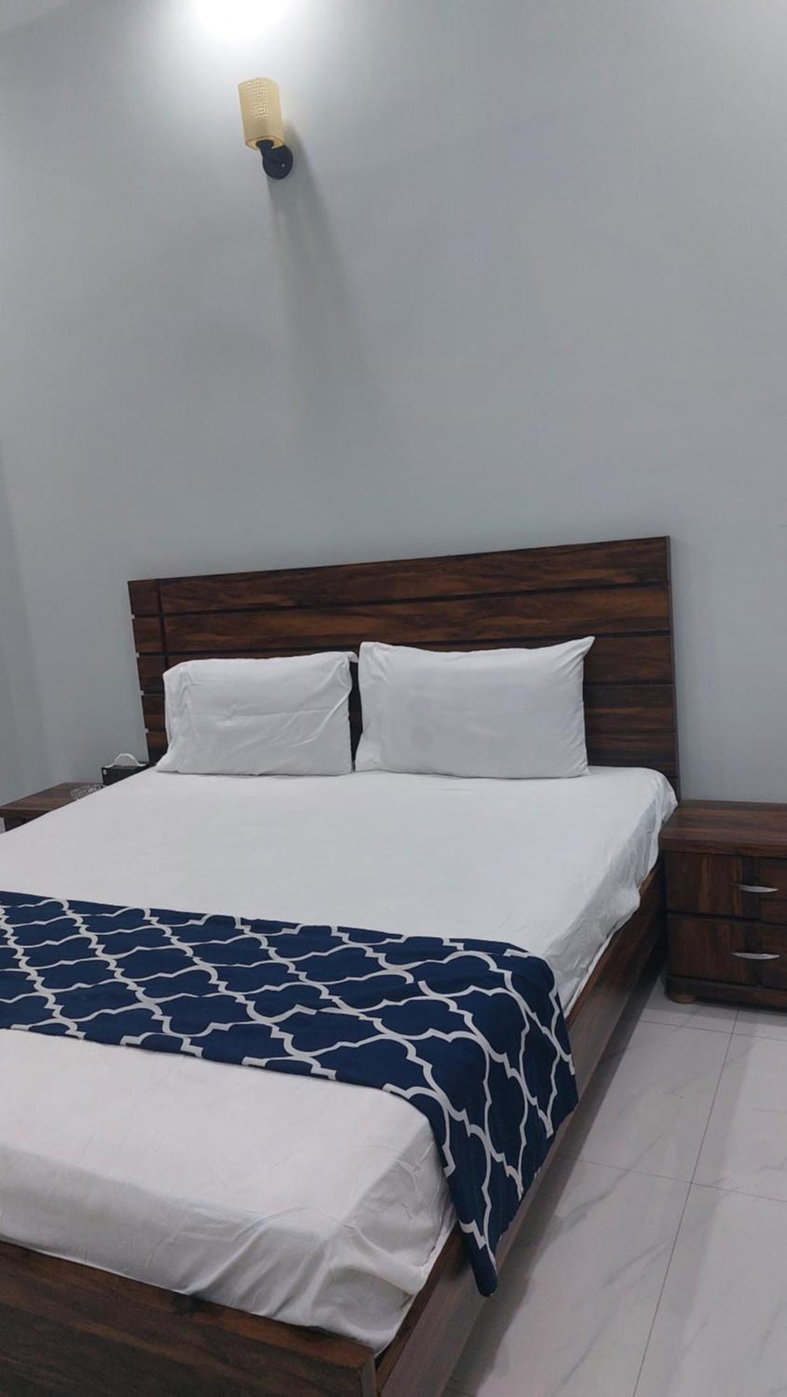 Gulshan Guest House Карачи Экстерьер фото
